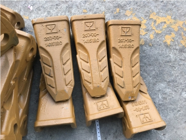 PC300挖掘机斗齿