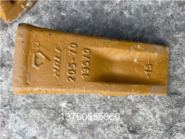 钻石小松PC200斗齿